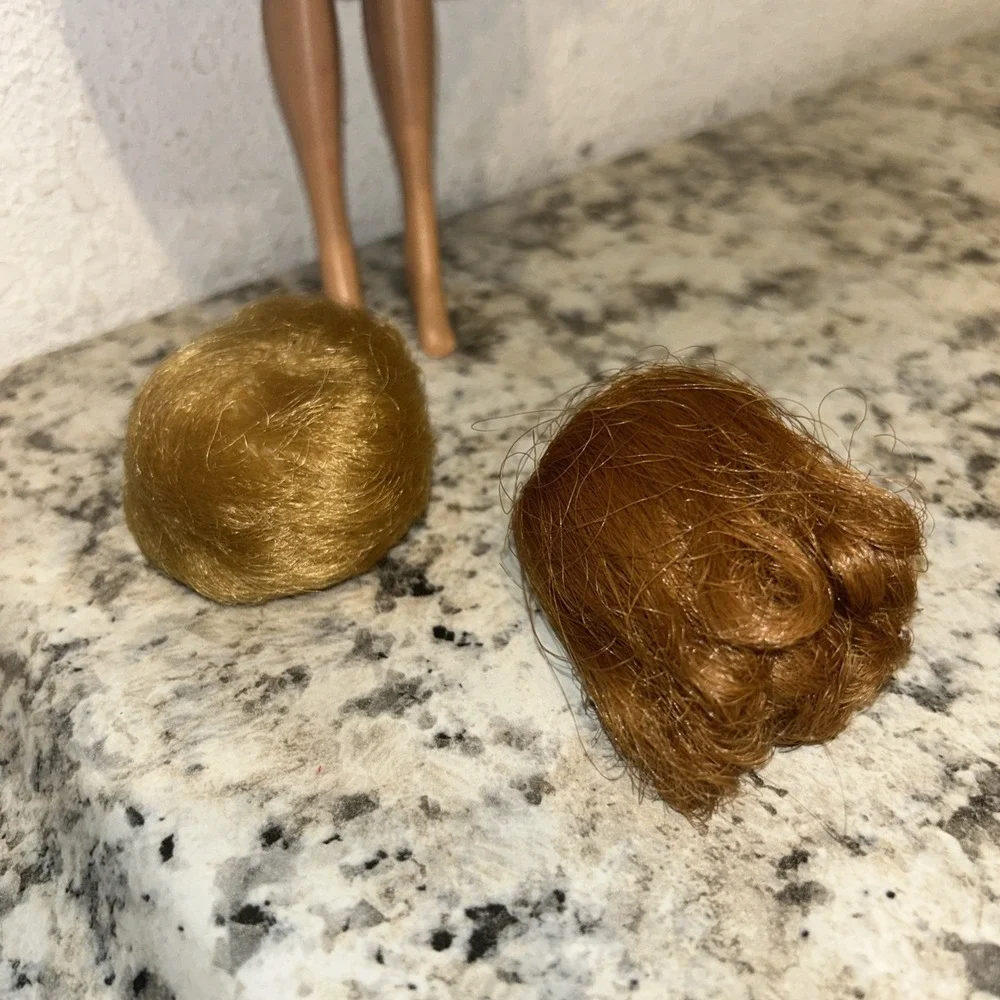 Vintage 1963 Barbie Doll FASHION QUEEN #870 With Two‎ Wigs E3